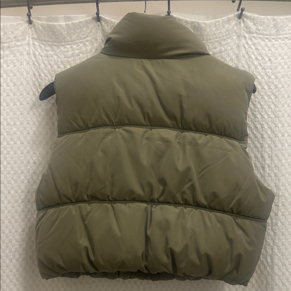 H&M Olive Green Crop Puffer Vest S - Picture 2 of 4